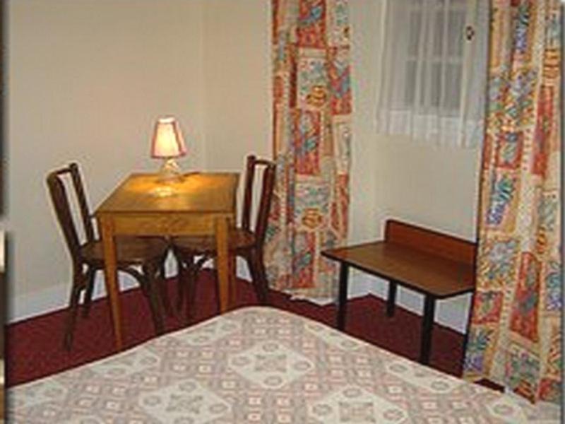 Hotel De Paris Poligny  Zimmer foto
