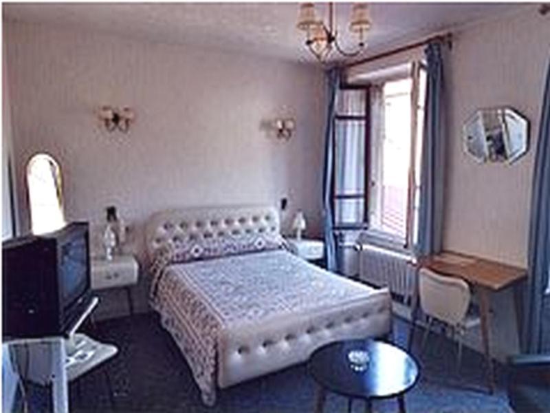 Hotel De Paris Poligny  Zimmer foto